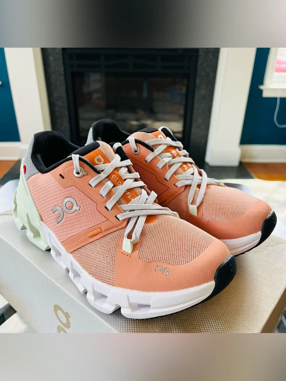 On Cloudflyer 4 Women's Sneakers Running Shoes Peach Aloe 71.98669 - Picture 3 of 6